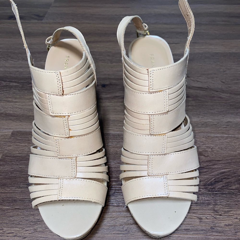Nude Wedges